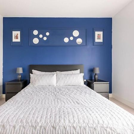 Stylish & Comfortable Top-Floor Flat In Harrow Londra Exterior foto