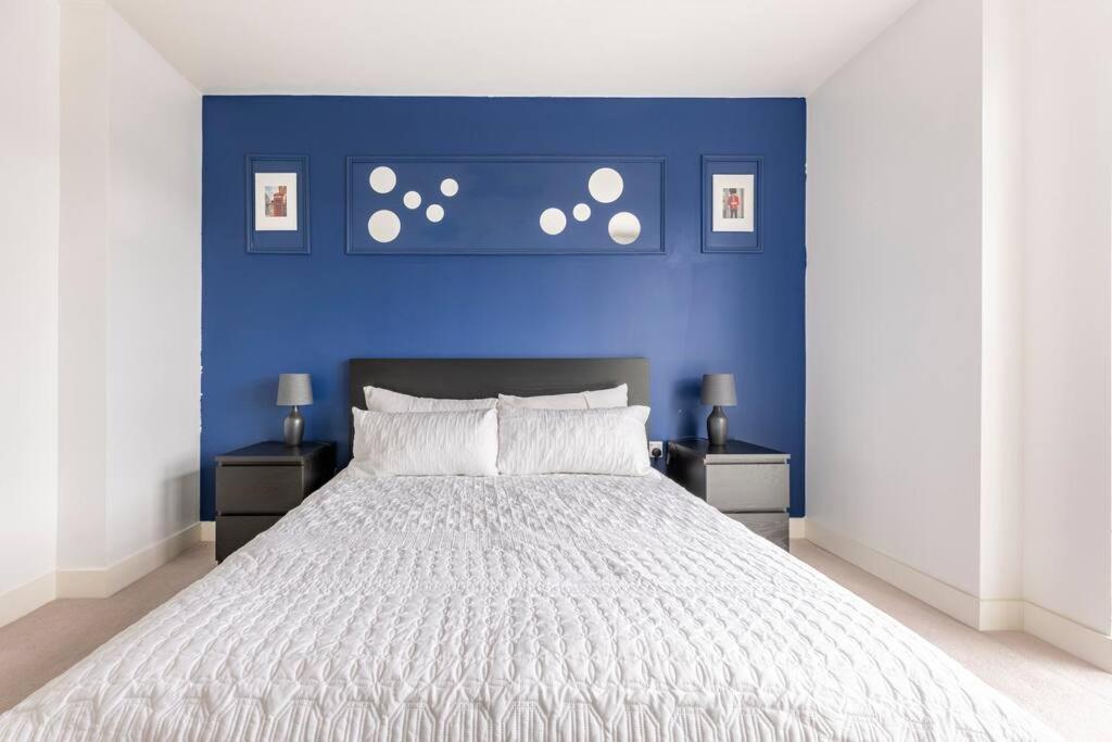 Stylish & Comfortable Top-Floor Flat In Harrow Londra Exterior foto